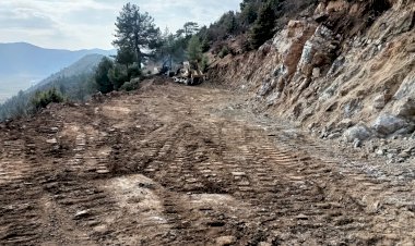 Büyükşehir Çalışmalarını Sürdürüyor