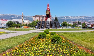 Kavşaklar Renkleniyor