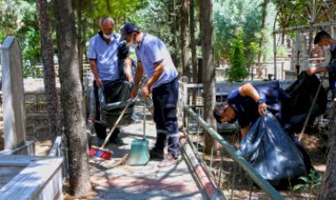 Şeyhadil Mezarlığında Çevre Düzenlemesi Yapılıyor