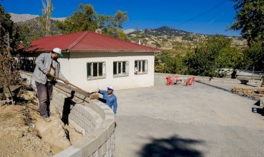 Bir Sosyal  Tesiste  Yenipınar  Mahallesine