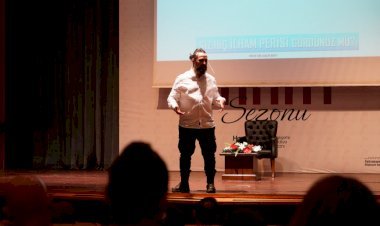 Prof. Batı Kültür Sanat Dostlarıyla Buluştu