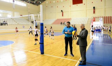 TÜSF Üniversiteler Voleybol 2. Lig Kadın-Erkek Grup Birinciliği Müsabakaları Üniversitemiz Ev Sahipliğinde Başladı