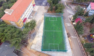 Altı Pazar Yeri, Üstü Halı Saha