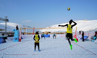 Yedikuyular’da Kar Voleybolu Avrupa Turu Başladı