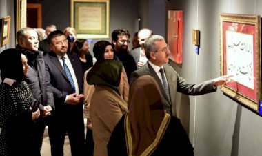 Başkan Güngör Hat Sergisi’ni Ziyaret Etti