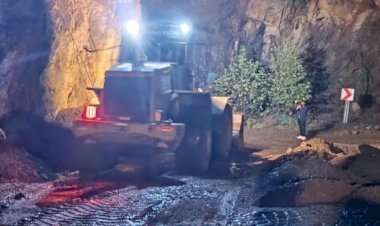 Büyükşehir, Onikişubat Kırsalında Heyelandan Kapanan Yolları Trafiğe Açıyor