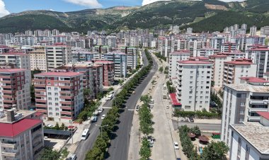 Büyükşehir, Ahır Dağı Caddesi’nde Asfalt Serimini Tamamladı