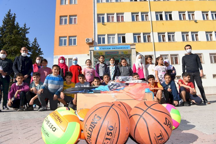 Dulkadiroğlu'ndan Atık  Pil  Toplayan  Okullara Ödül