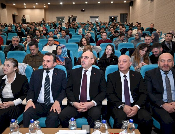 KSÜ’de 21. Yüzyıl Gençlik Yetkinlikleri ve Sivil Toplum Çalışmaları Konferansı Düzenlendi